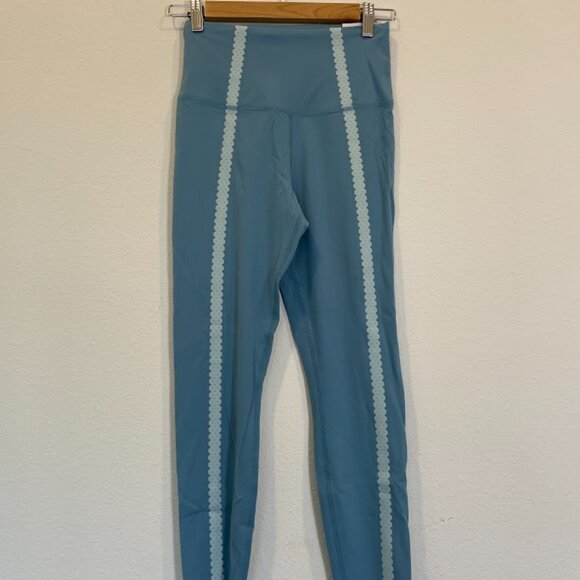 Nike Yoga Luxe Women's High-Waisted Leggings DA1061-424 SiZE S - Picture 2 of 3